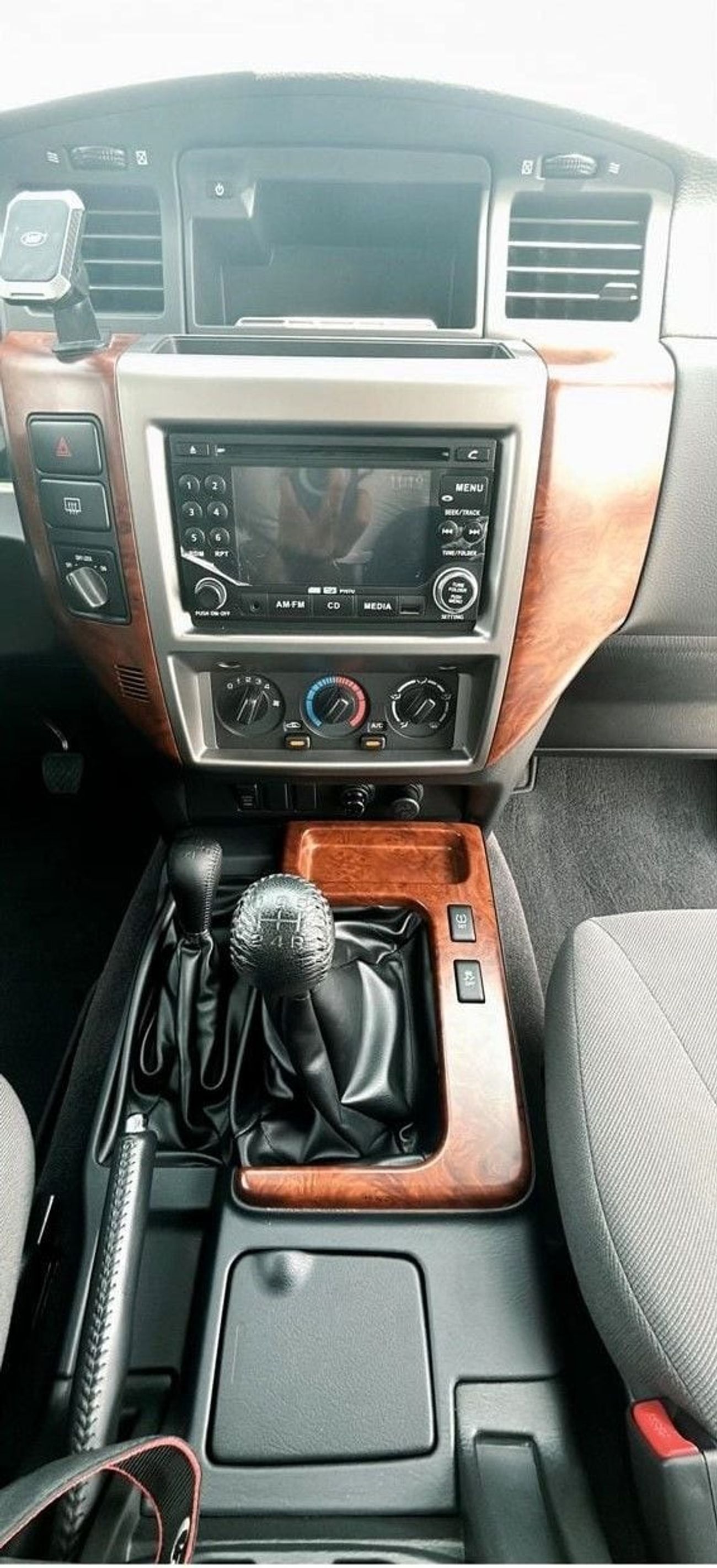 نيسان باترول سفاري NISSAN PATROL SAFARI 2022 GCC DRIVEN ONLY 13K WITH 5 YEARS AGENCY WARRANTY  IN