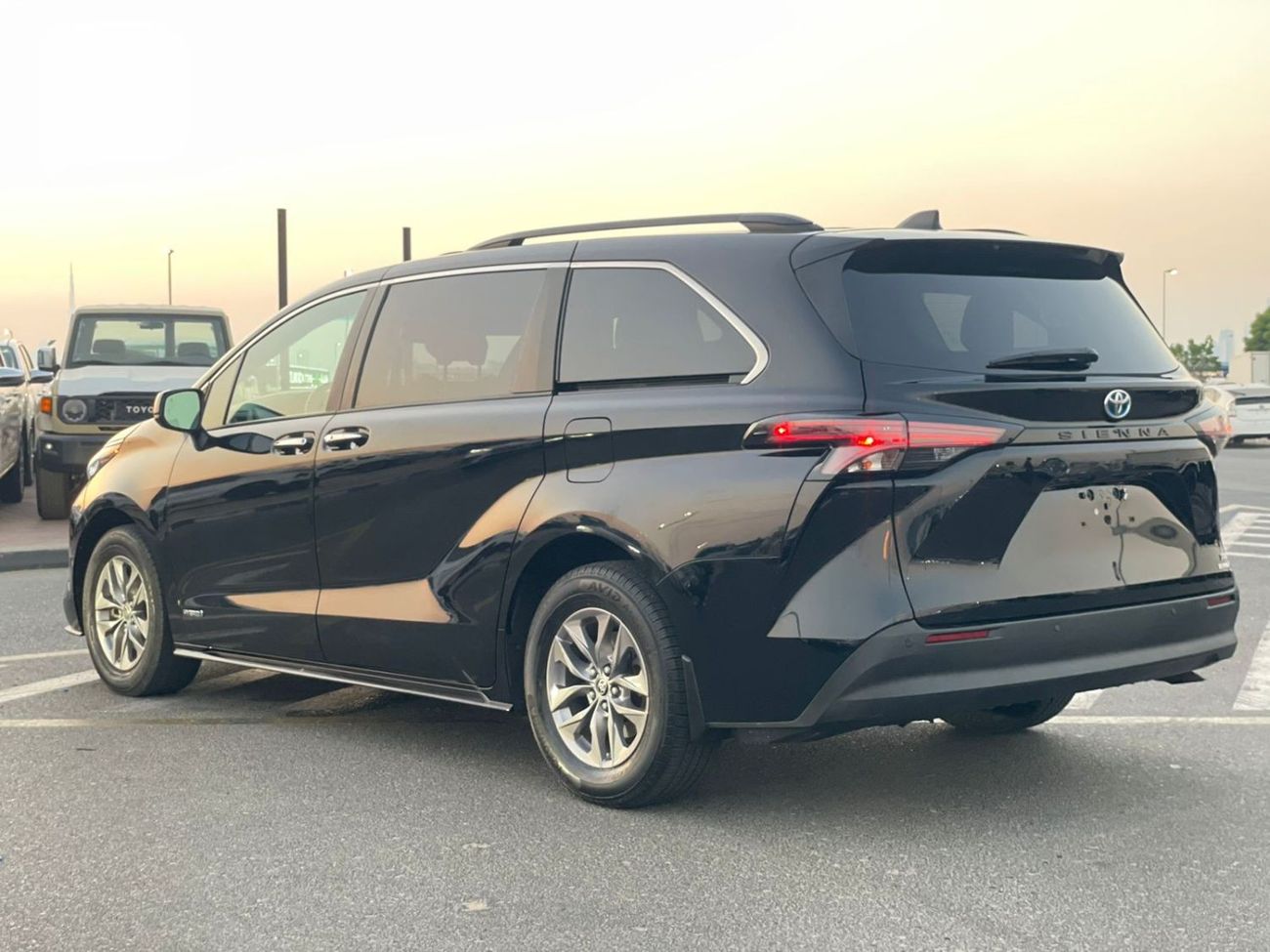 Used 2021 Toyota Sienna Xle Hybrid Fuel 2 5l V4 Full Option 7