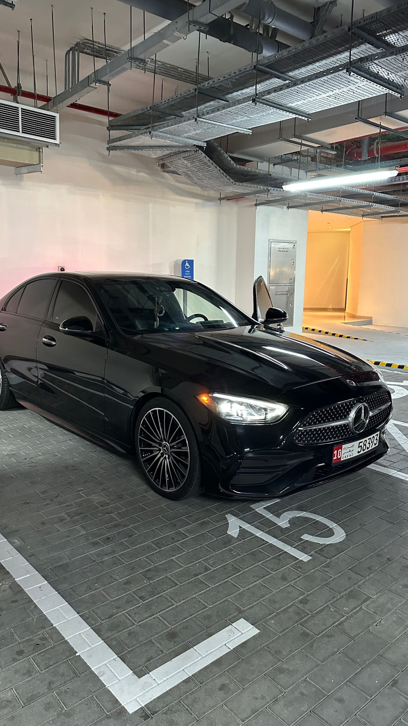 مرسيدس بنز C 300 صالون دفع رباعي