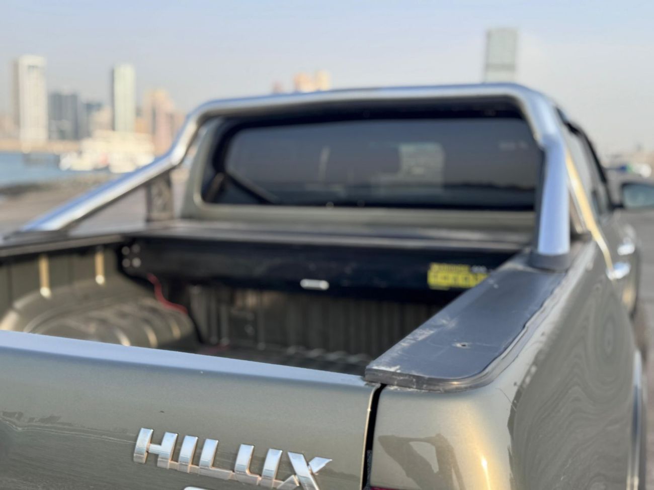 Toyota Hilux DIESEL 2.8 LITER ,RIGHT HAND DRIVE ,GROWN COLOR ,2022 MODEL