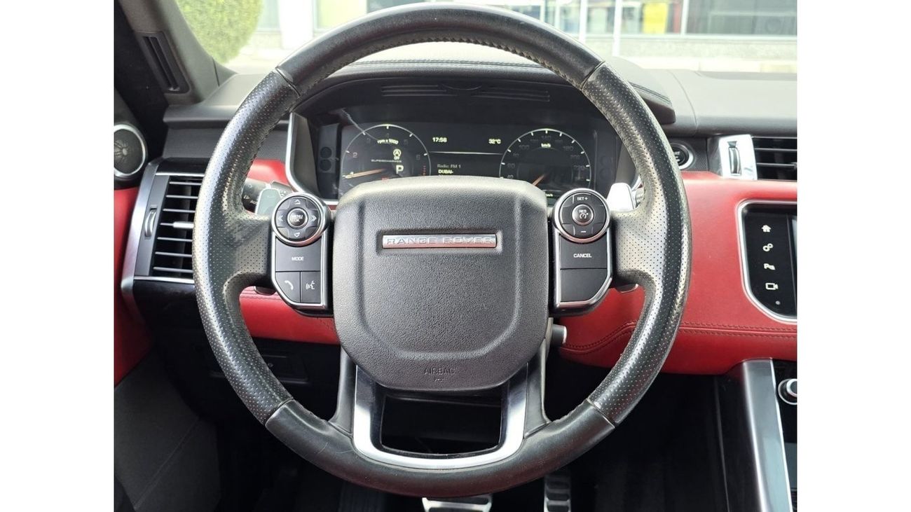 Land Rover Range Rover Sport SPORT SUPERCHARGED 2016 GCC 2KEYS // ORGINAL PAINT // ACCIDENT FREE // PERFECT CONDITION