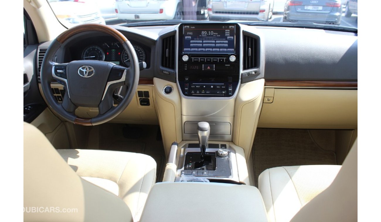 Toyota Land Cruiser (2016) GXR V6, GCC