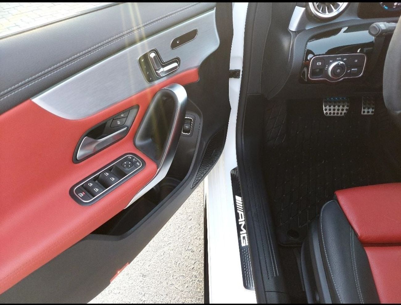 مرسيدس بنز A 35 AMG Premium + 2.0L