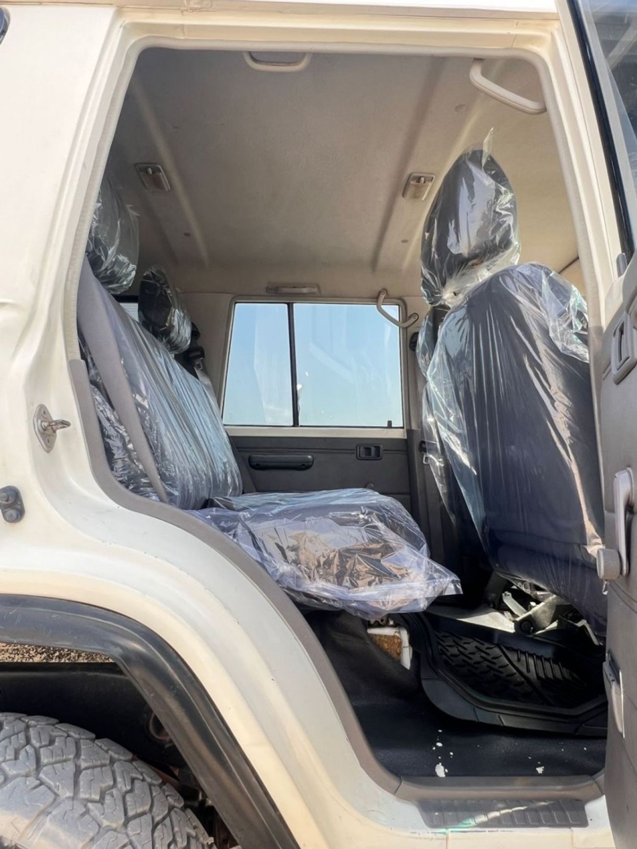 تويوتا لاند كروزر 70 DIESEL 4.5 LITER ,RIGHT HAND DRIVE ,4 DOORS