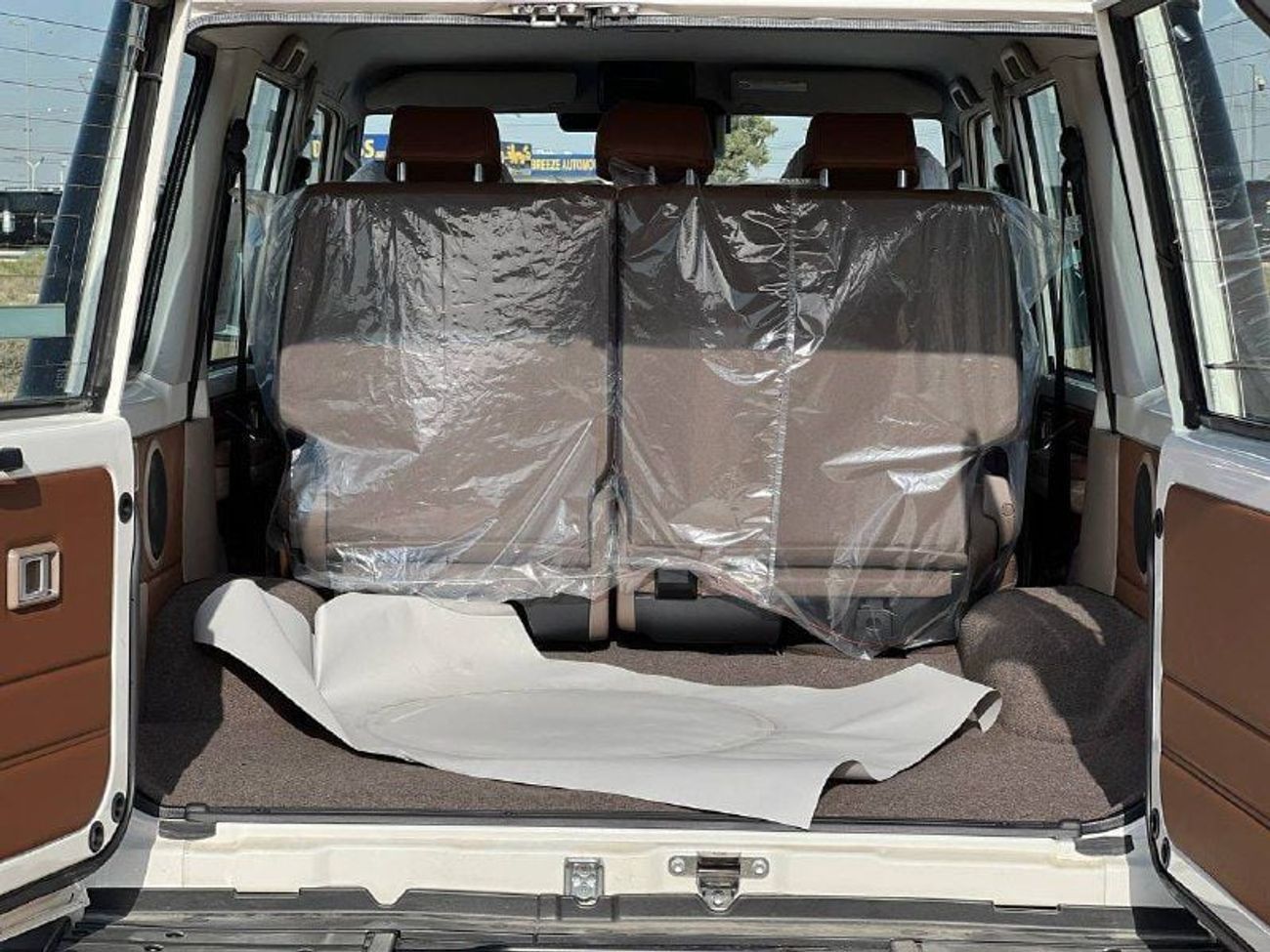 Toyota Land Cruiser 70 HT VXR LC76 4.0L PTR A/T // 2025 // FULL OPTION WITH RADAR , LEATHER SEATS , DVD&BACK CAMERA // SPEC
