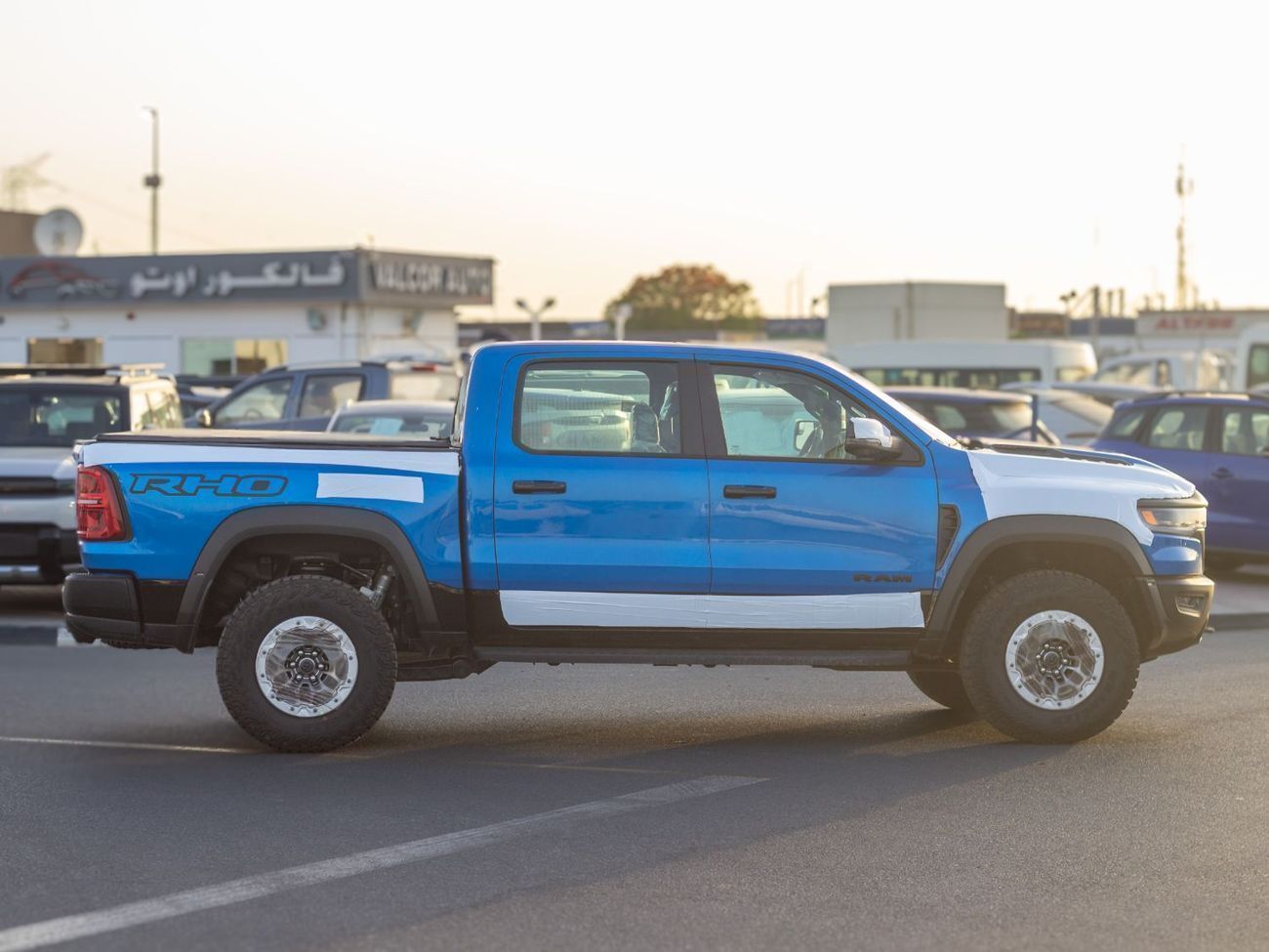 رام 1500 EXPORT PRICE  - RHO - Hydro Blue (FULL OPTION)