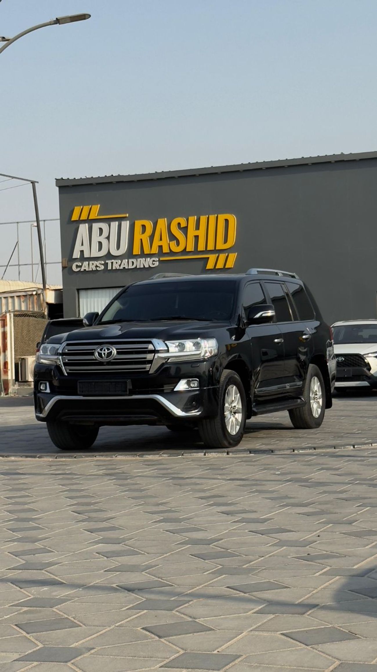 تويوتا لاند كروزر VXR+ 5.7L