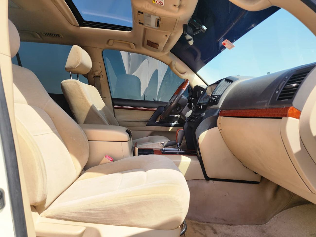 Toyota Land Cruiser GXR V8