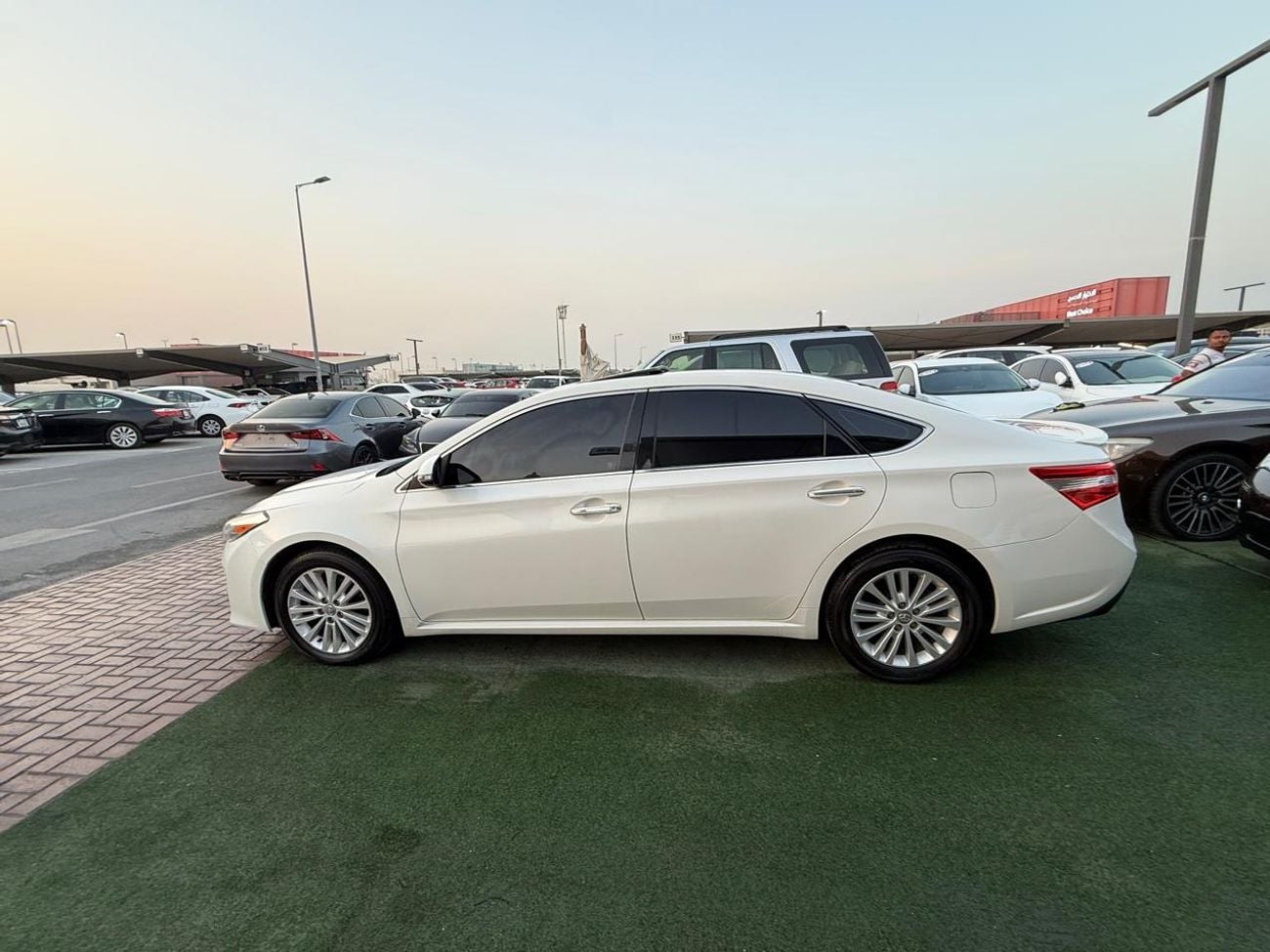 Toyota Avalon LIMITED First Owner Showroom Condition