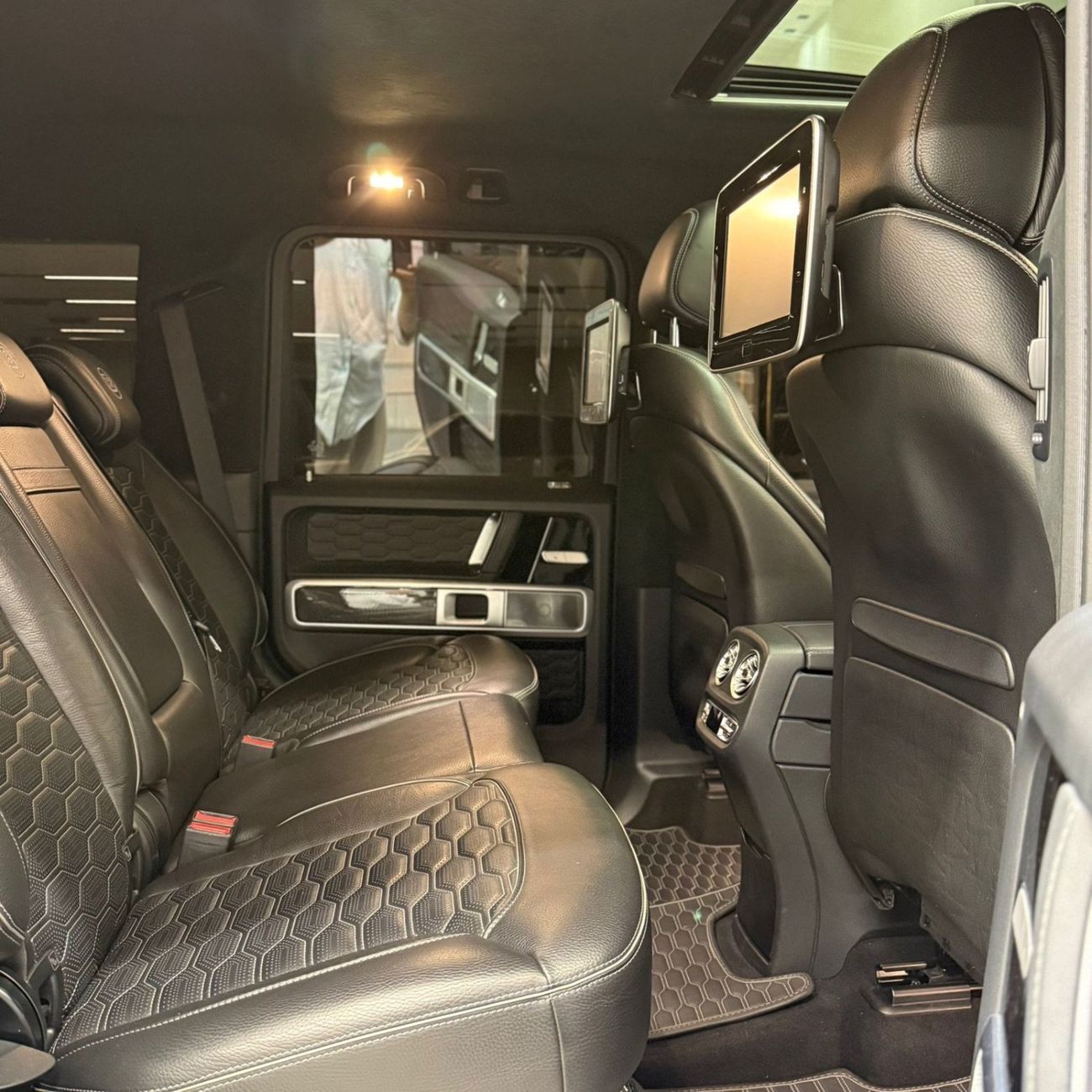 BRABUS 800 - Mercedes-AMG G 63 1 of 10 | Recent service from Gargash