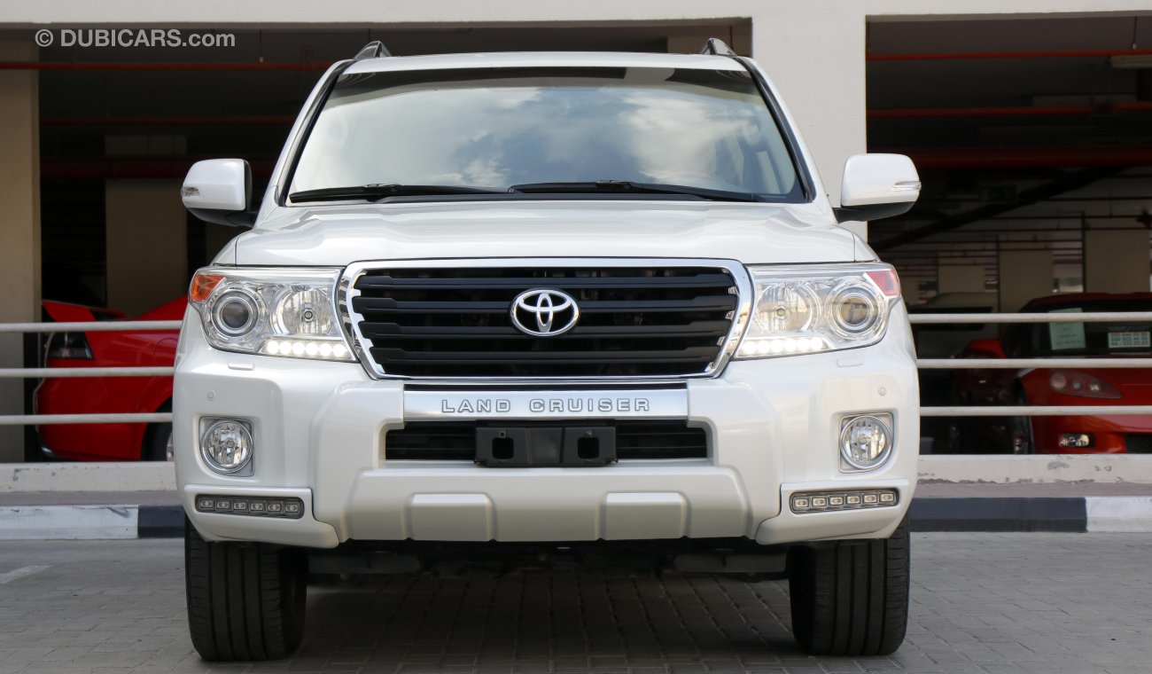 Toyota Land Cruiser GXR V8