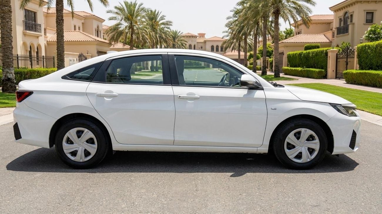 Toyota Yaris E — фото 3