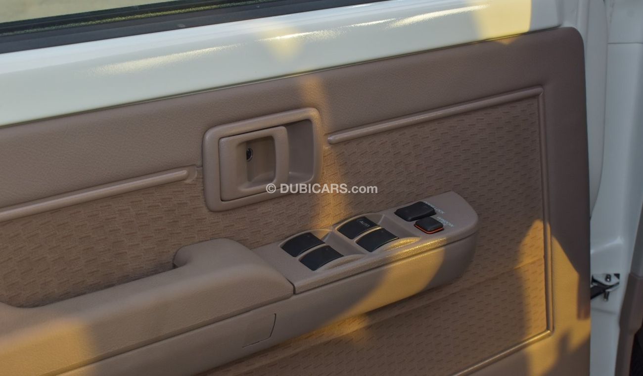 Toyota Land Cruiser 70 4.0L LX V6