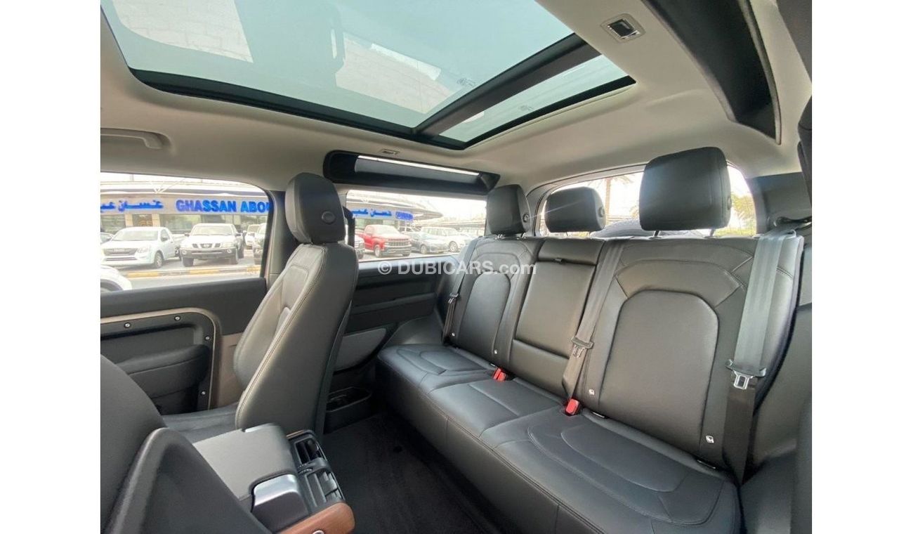 Land Rover Defender GCC SPE C UNDER WARRANTY AND SERVICE