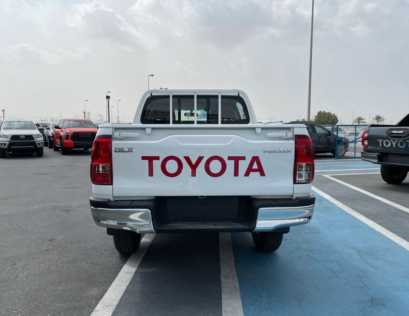 Toyota Hilux Toyota Hilux 2.7L 2024 A/T 4x4 basic with power window