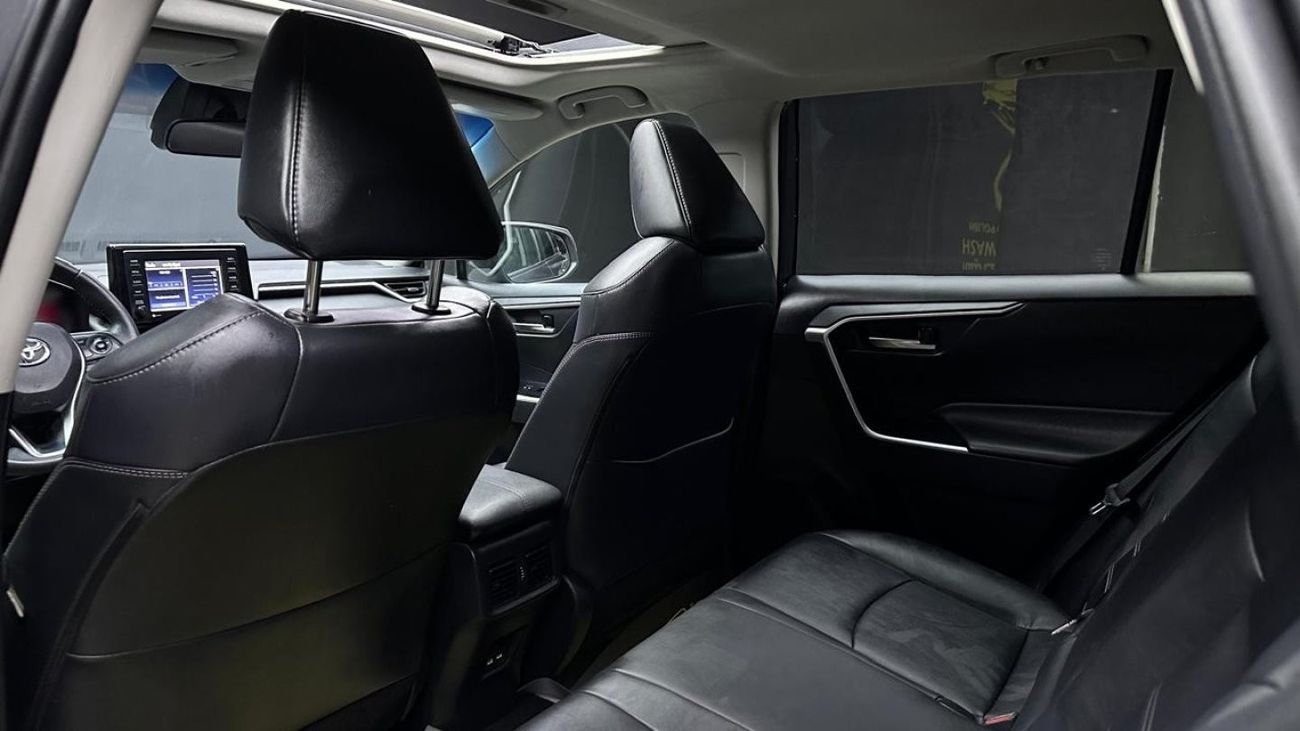 Toyota RAV4 XLE Full option