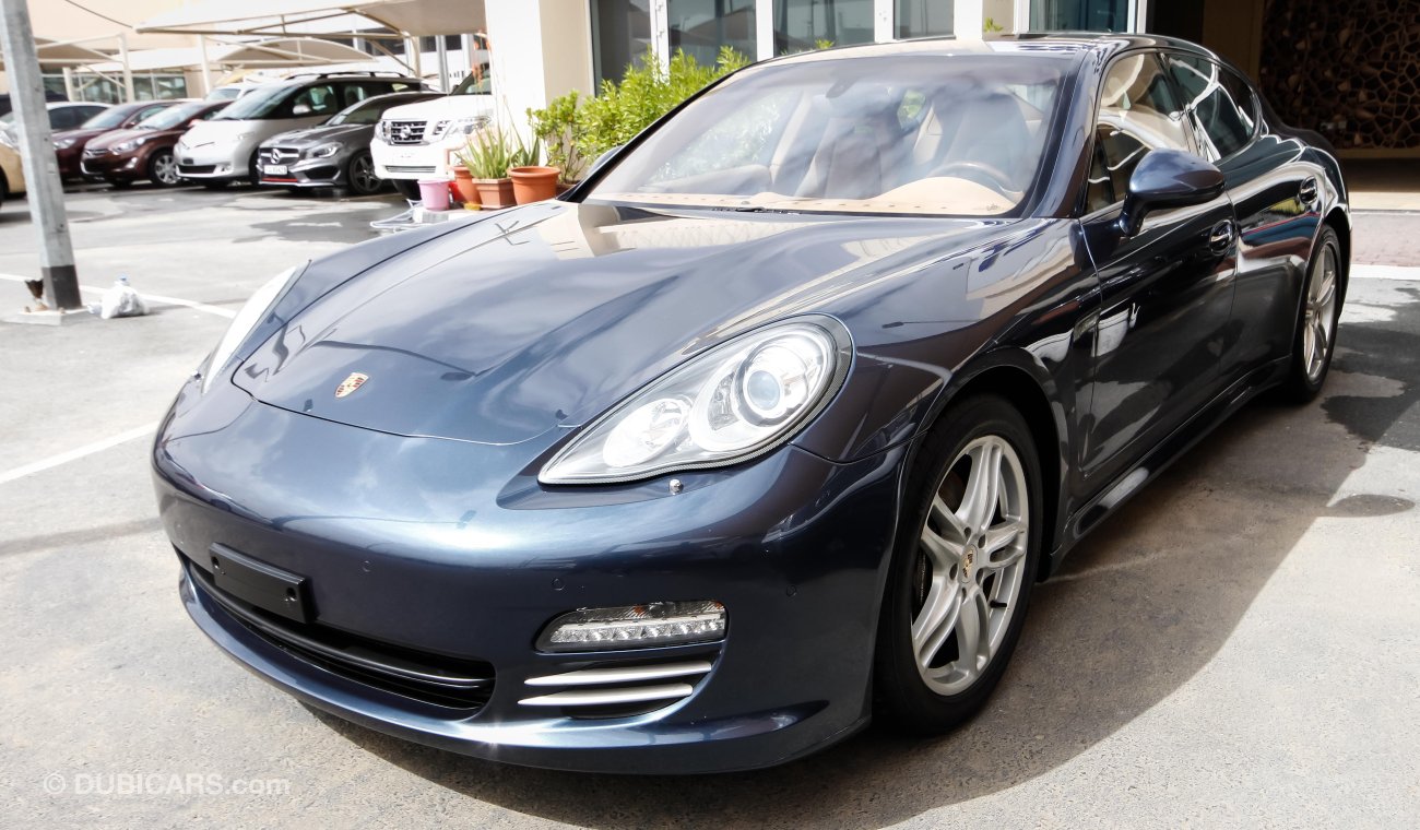 Porsche Panamera 4