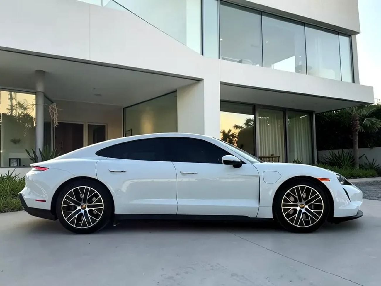 Porsche Taycan TURBO Base AED 3,030 P.M | 0% DOWN PAYMENT | PORSCHE TAYCAN | EV | 2022