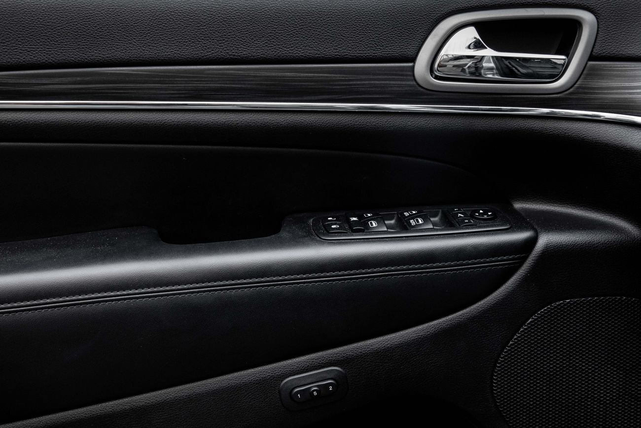 Jeep Grand Cherokee Grand Cherokee | 1,665 P.M | 0% Downpayment | Jeep Warranty | Full Agency History!