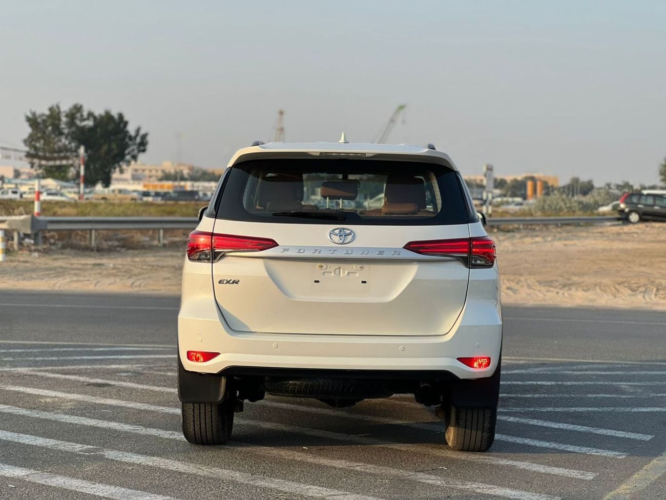 تويوتا فورتونر 2022 Toyota Fortuner EXR 2.7 V4  - AWD 4x4 - GCC - Rear Sensor