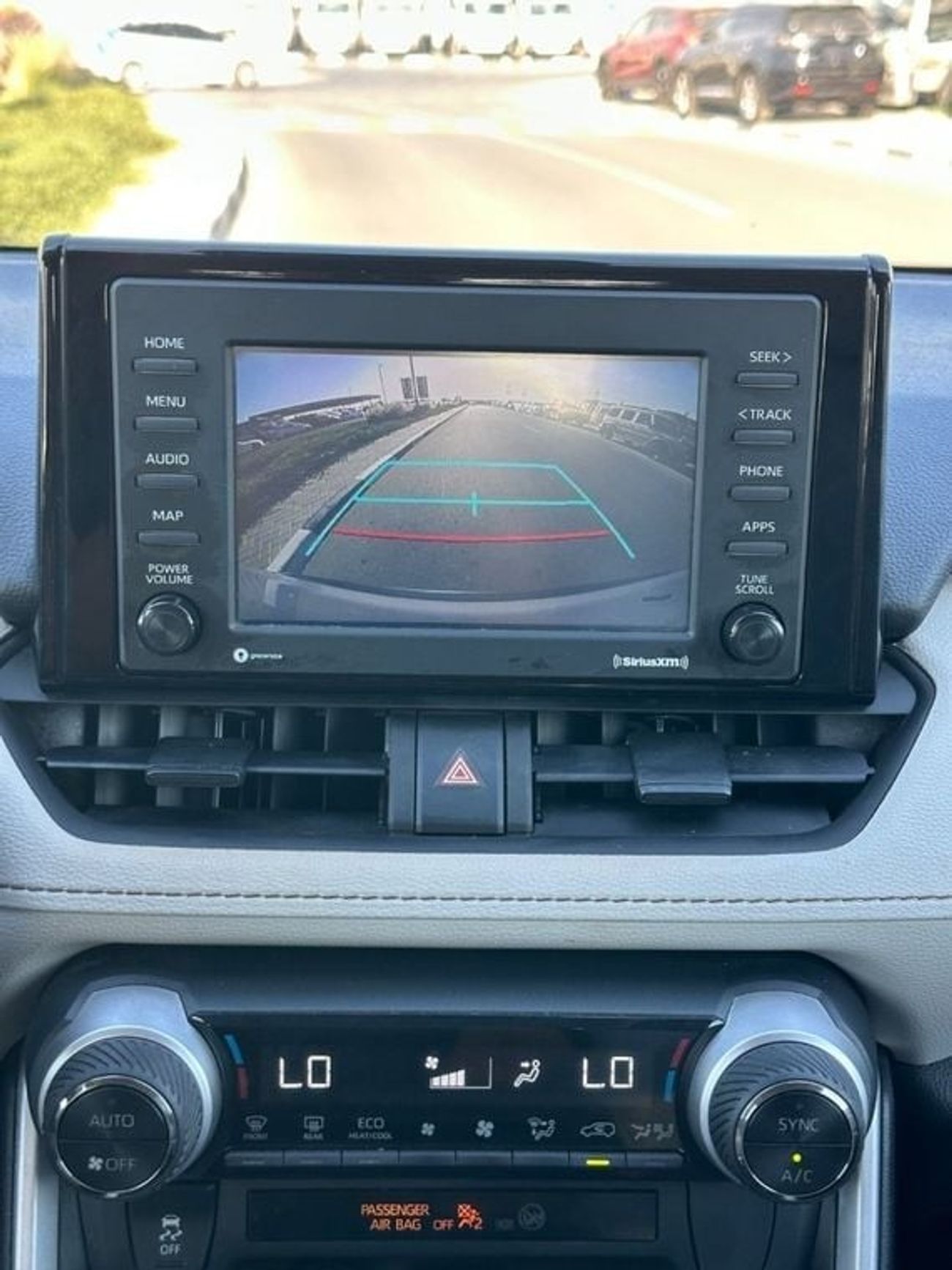 Toyota RAV4 Hybrid XLE 2.5L full option