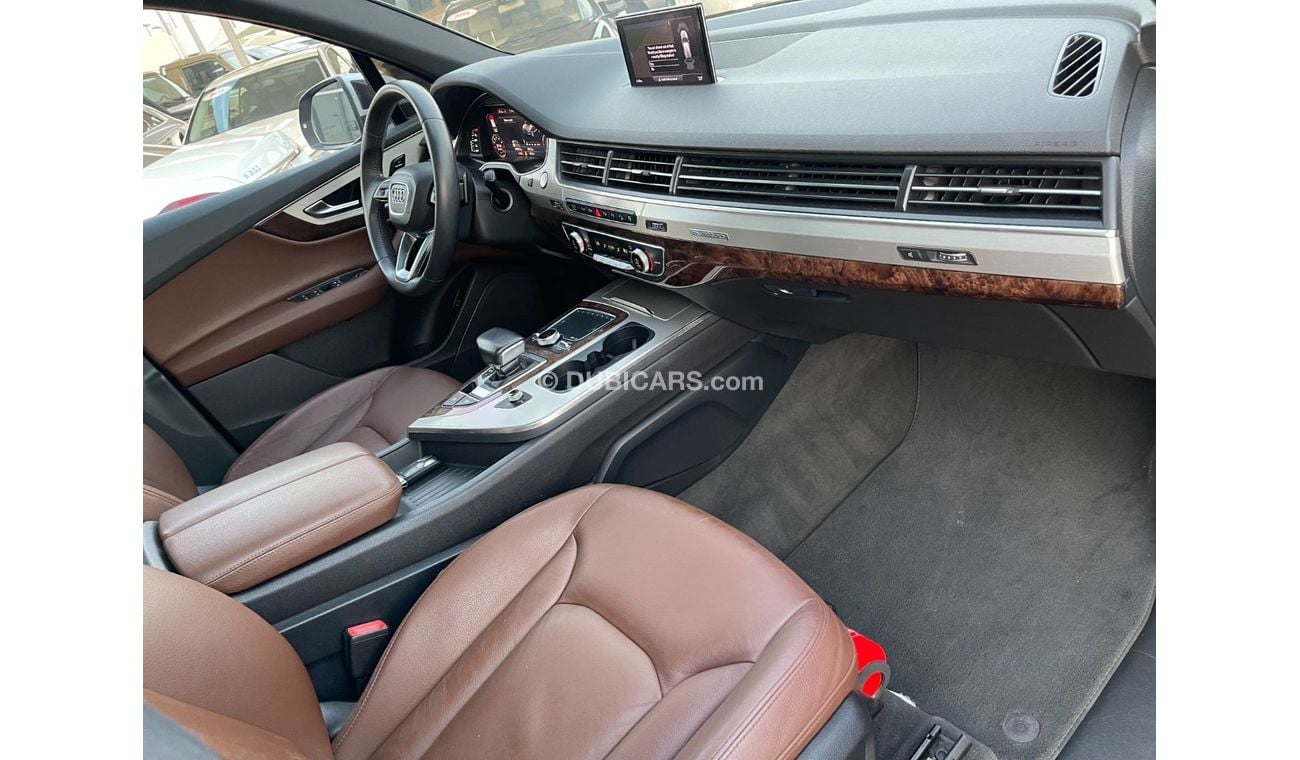 Audi Q7 40 TFSI quattro Audi Q7 TFSI QUATTRO 45 SLINE _GCC_2016_Excellent Condition _Full option