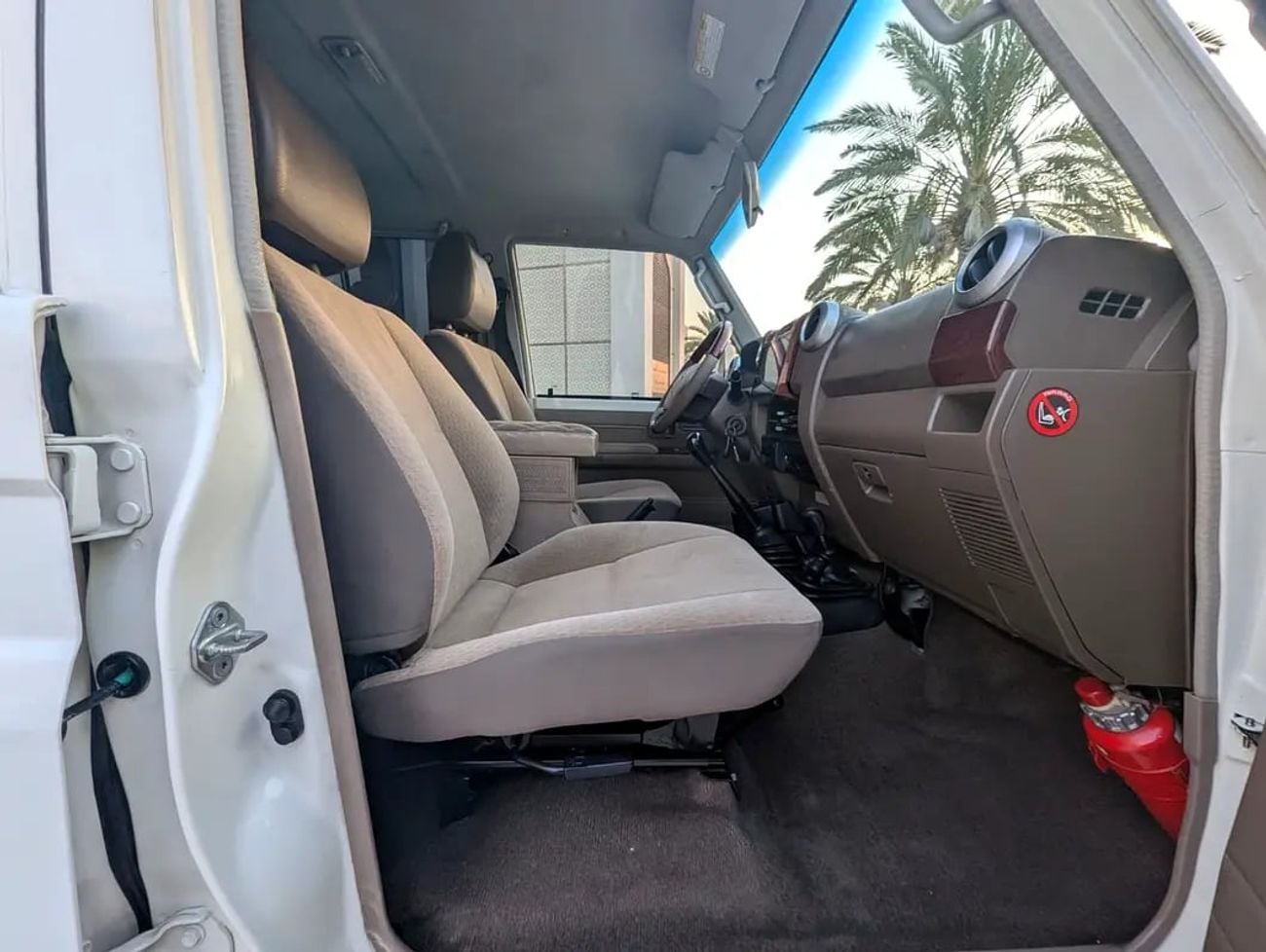 تويوتا لاند كروزر 70 Land Cruiser 76 Series 1VD-FTV 4.5L V8 Turbo-Diesel Excellent Condition
