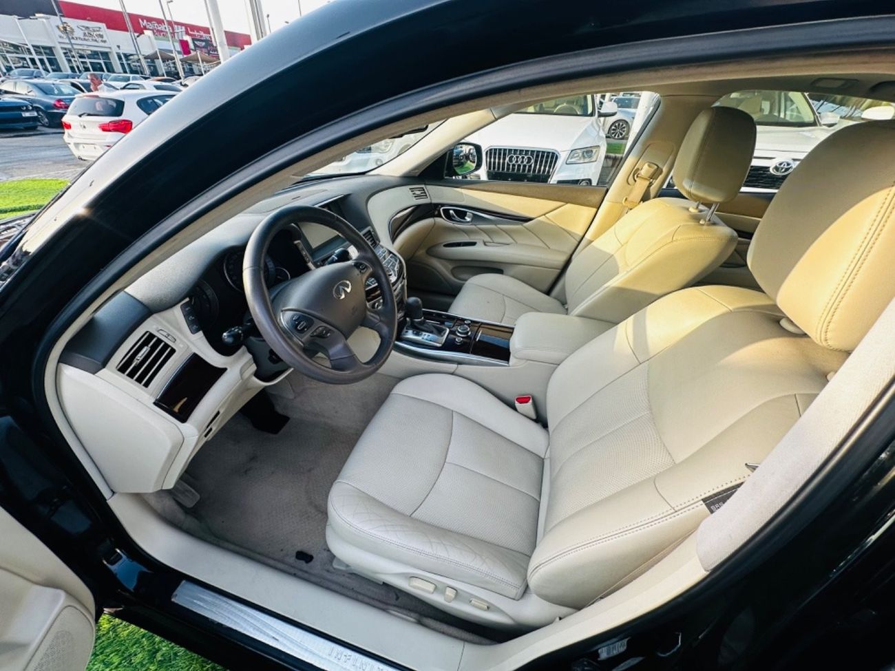 Infiniti Q70 Sports MODEL 2016 GCC CAR PERFECT CONDITION INSIDE AND OUTSIDE FULL OPTION SUN ROOF LEATHER SEATS