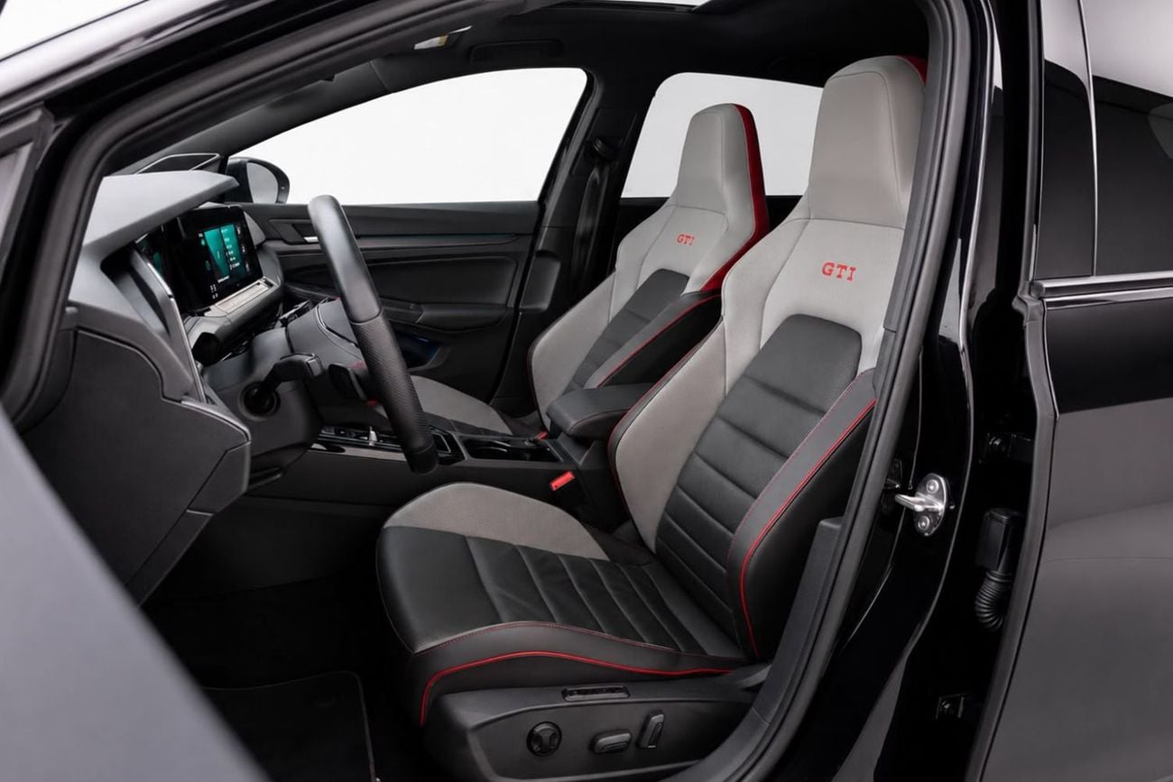 Volkswagen Golf GTI P2 l GCC Specs l Original Paint l AED 1,958 / Monthly
