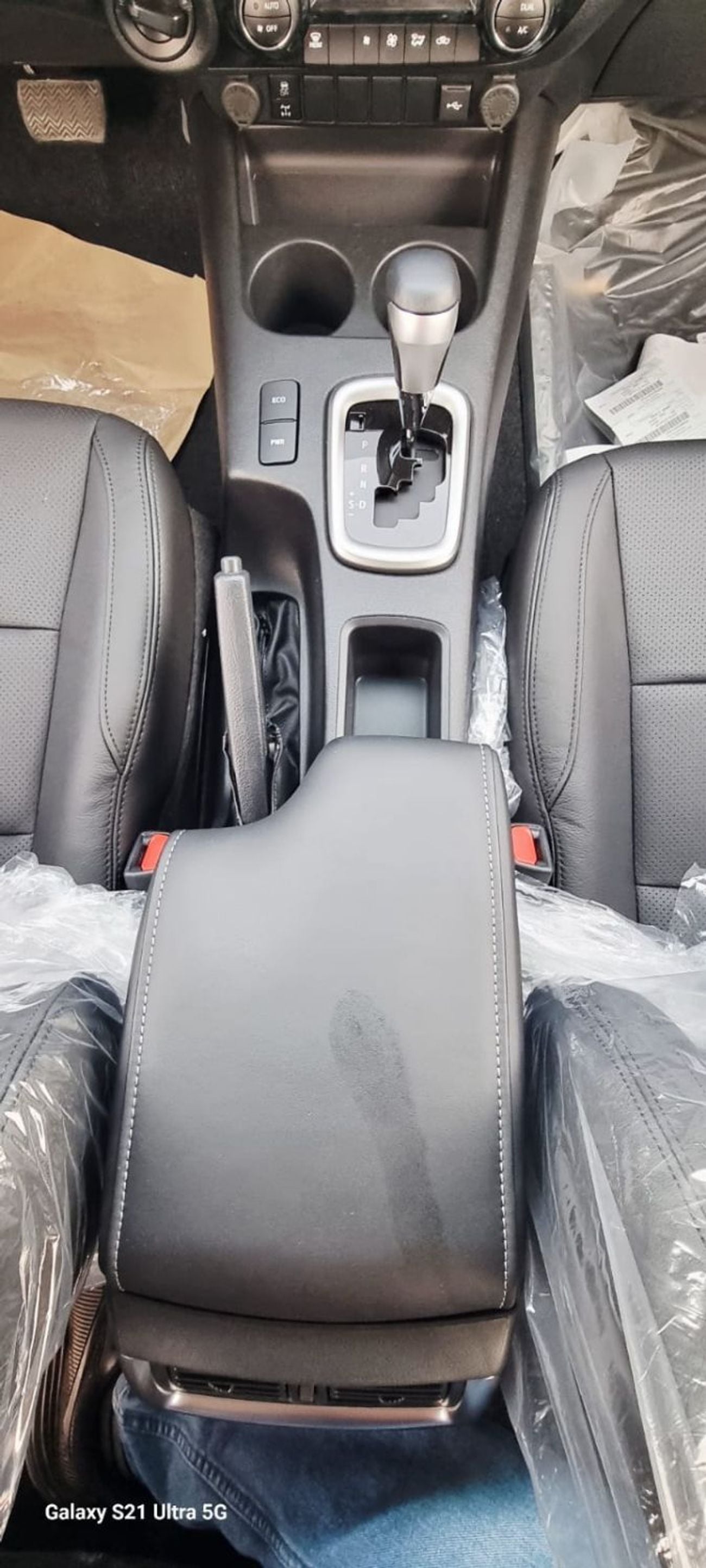 Toyota Hilux SGLX 2.4L DIESEL 4X4 LEATHER SEATS MY2025