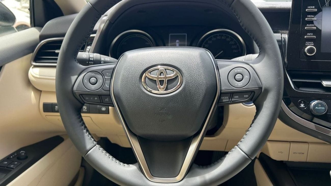 Toyota Camry GLE Hybrid 2.5L