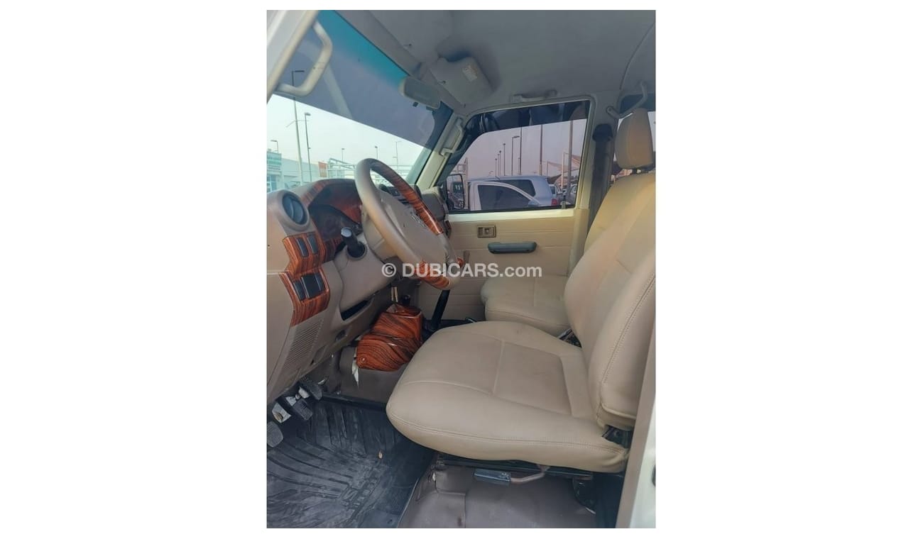 Toyota Land Cruiser Pick Up 79 DC 4.2L DIESEL (HZJ79) MANUAL TRANSMISSION