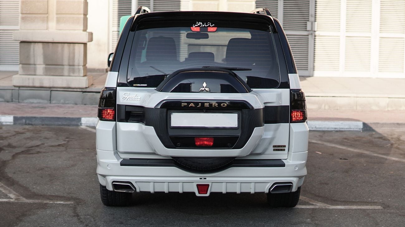 Mitsubishi Pajero Signature Edition GLS 4X4 3.8L V6 GCC