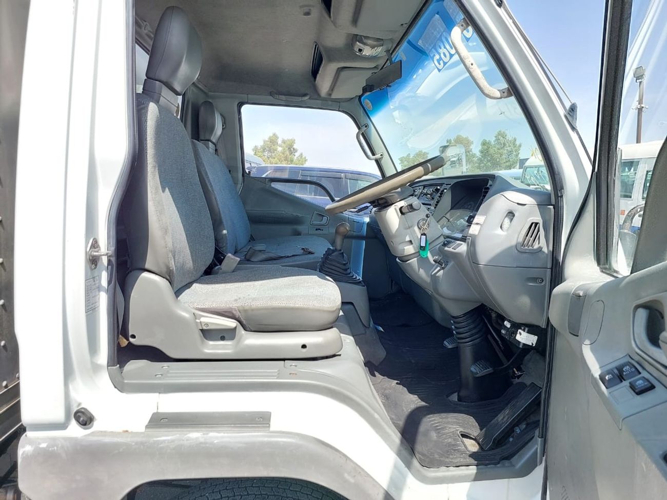 ميتسوبيشي فوسو كانتير MITSUBISHI CANTER TRUCK RHD 1995 MODEL 4.5 L DIESEL MANUAL(PM20499)