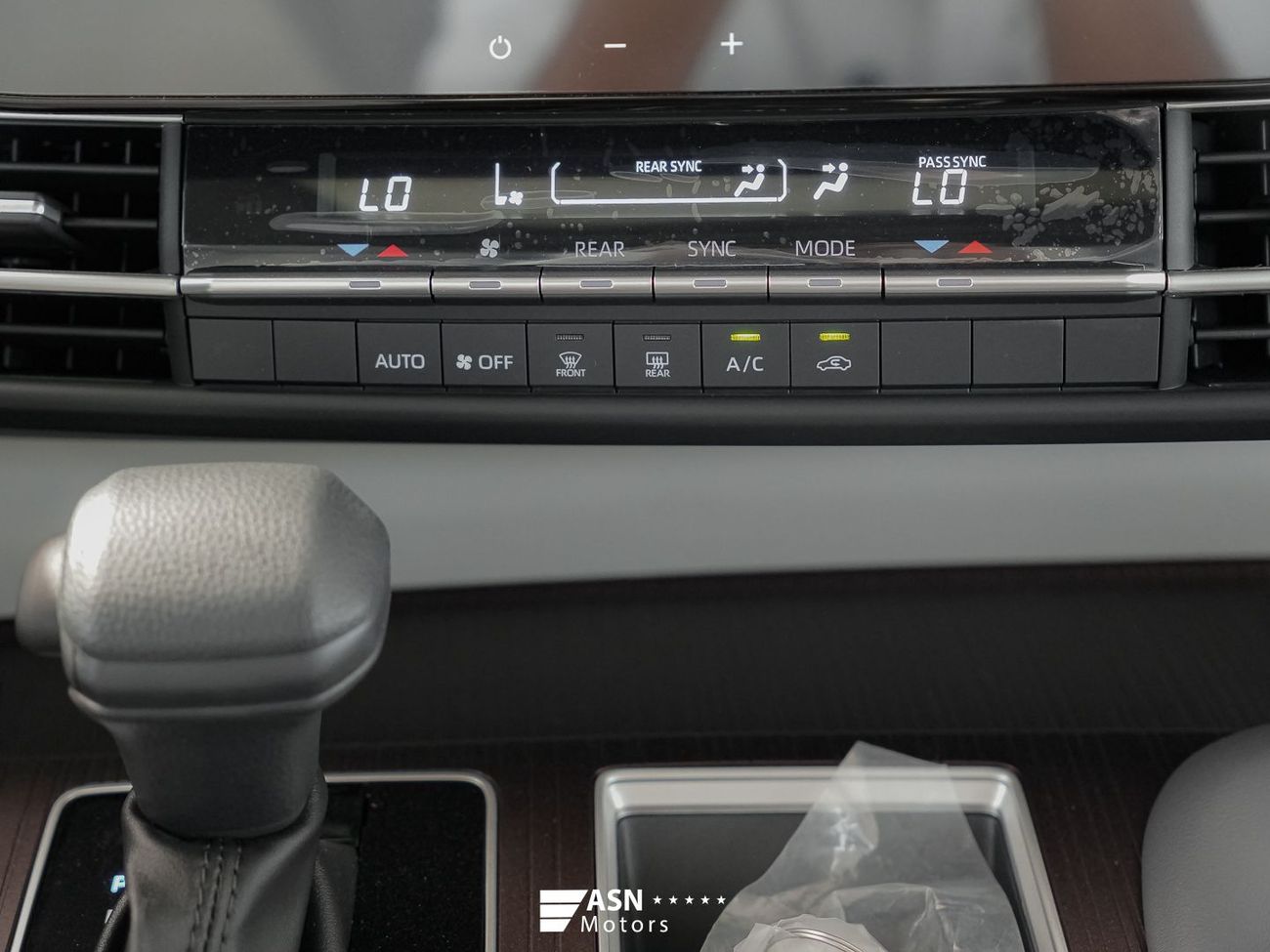 Toyota Sienna 2.5L Dual-Engine 2WD Comfort Edition 2025 (Export Price)