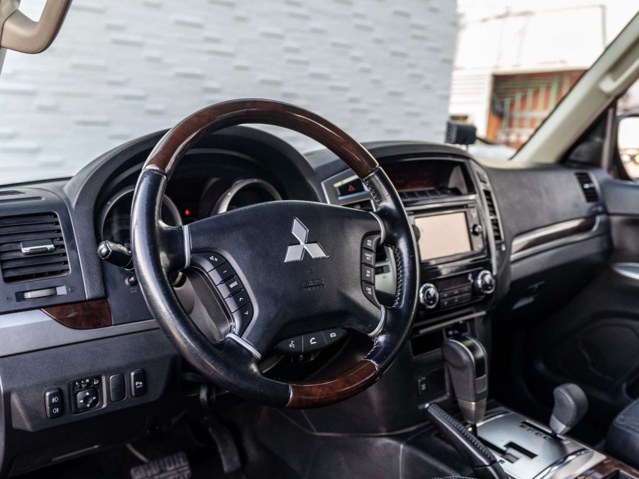 Mitsubishi Pajero GLS 3.5L (189 HP)