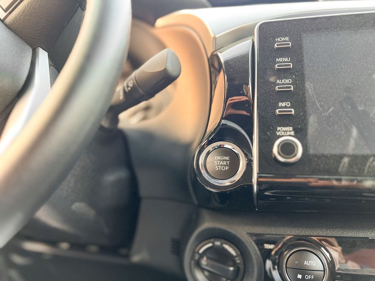 تويوتا هيلوكس EXPORT ONLY - Toyota Hilux 4x4 2.7L DC M/T