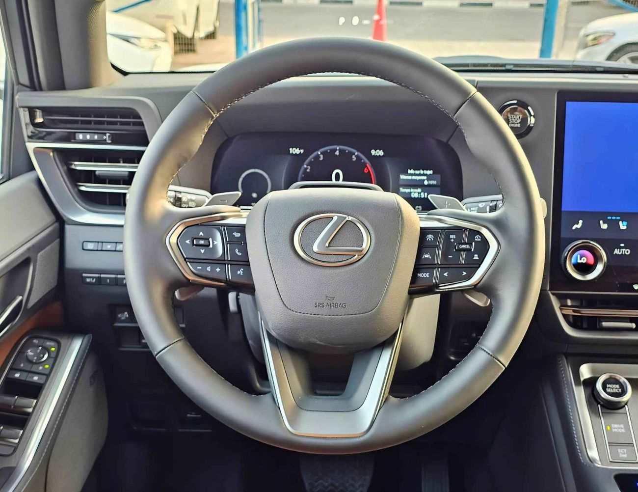 Lexus GX550 LUXURY/3.5L V6 4WD PETROL/FULL OPTION/ 14" TOUCHSCREEN DISPLAY, PANORAMIC ROOF, FRONT & REAR CAMERAS