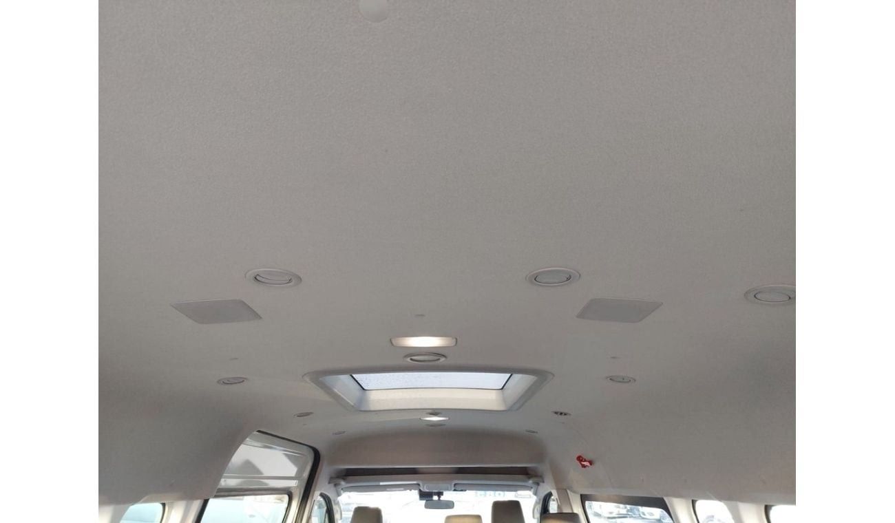 Toyota Hiace TOYOTA HIACE COMMUTER VAN RHD 2019 MODEL 2.8 L DIESEL AUTOMATIC(PM01938)