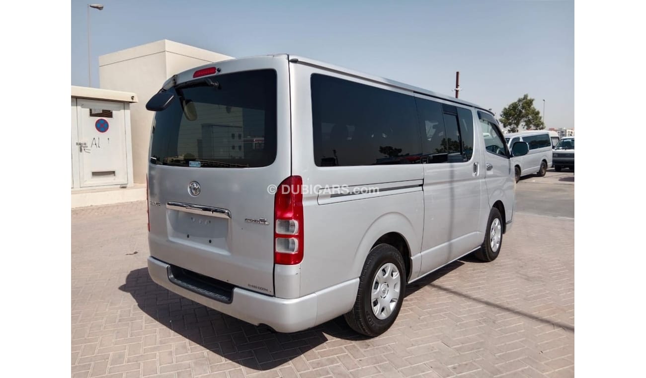 Toyota Hiace TOYOTA HIACE VAN RIGHT HAND DRIVE (PM1282)