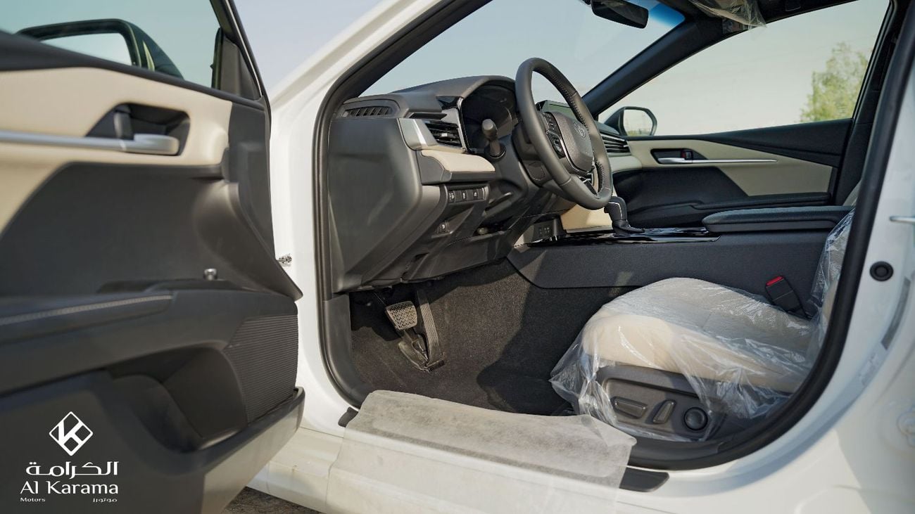 Toyota Camry LE 2.5L Gasoline  | Sun Roof | Power Seat | 17inch Alloy wheel | GCC Specs