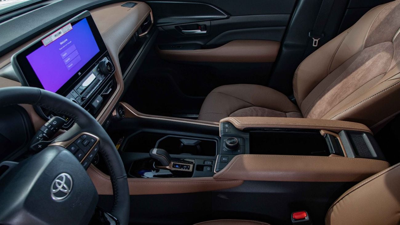 Toyota Grand Highlander PLATINUM i-FORCE MAX | 2025 | For Local Registration +10%