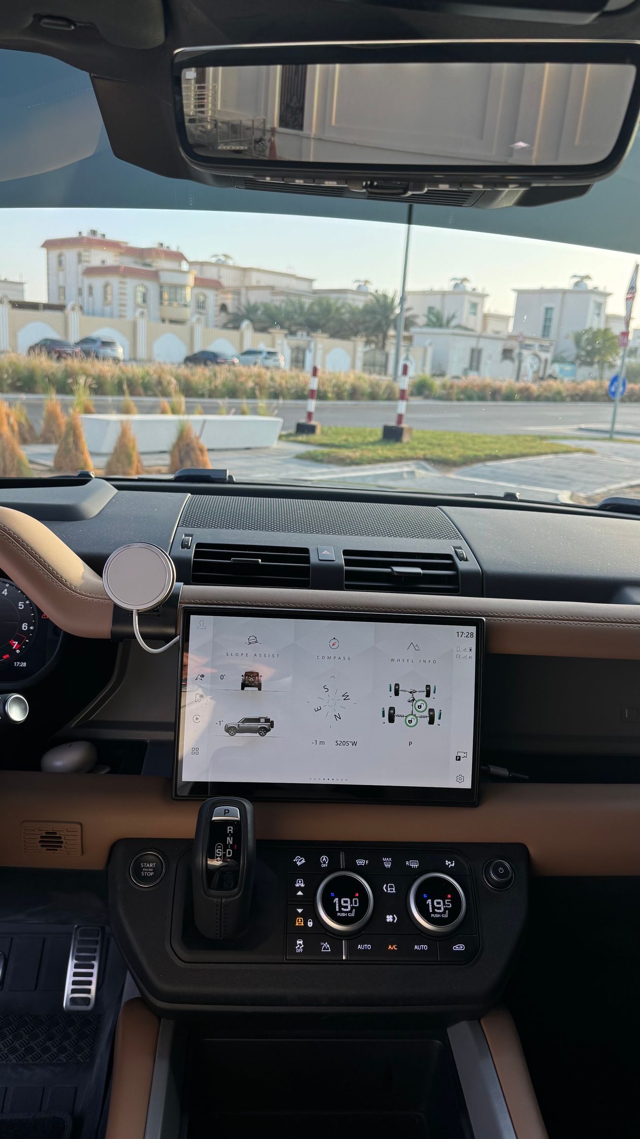 لاند روفر ديفندر