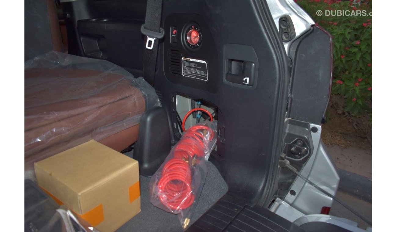 Toyota Land Cruiser 200 GXR 4.5L V8 DIESEL XTREME EDITION