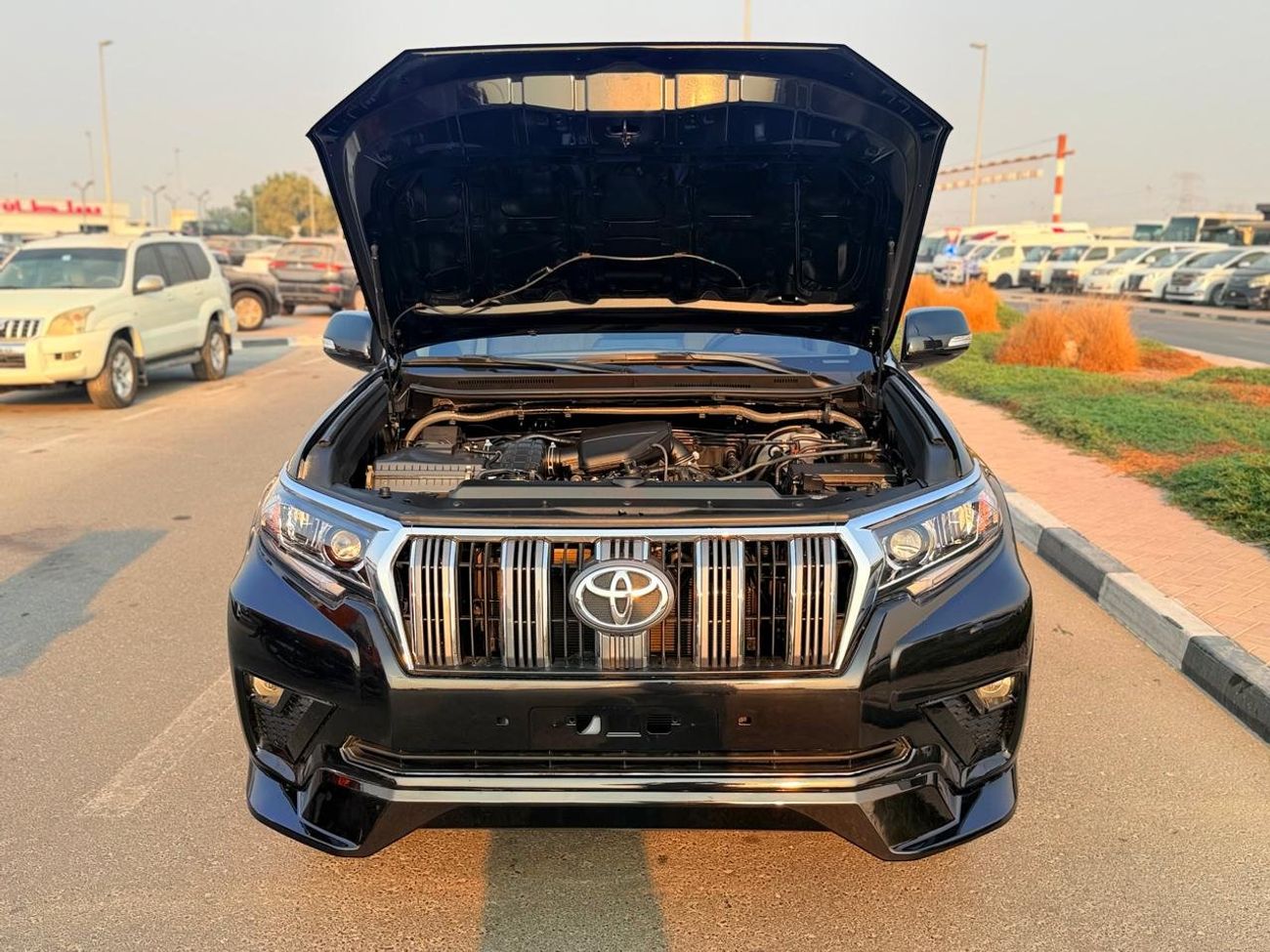 Toyota Prado Toyota Prado 2019 VXR 2.7L 4WD petrol