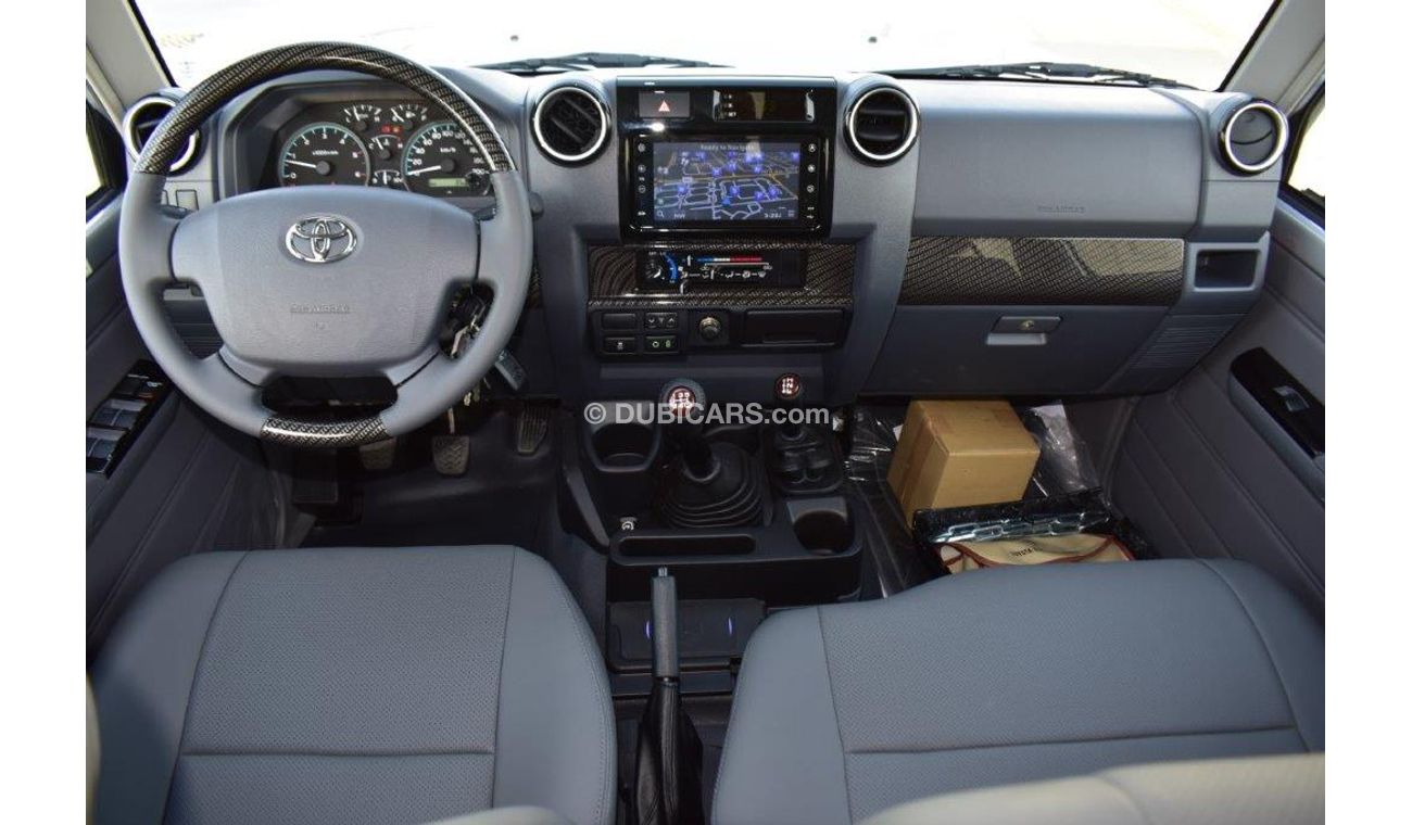 تويوتا لاند كروزر بيك آب 79 Double Cab Pickup Black Edition  V8 4.5L Turbo Diesel 4WD Manual