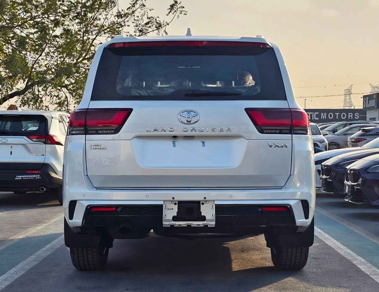 Toyota Land Cruiser VXR-Z TWIN TURBO / 3.5L PETROL V6 4WD /360* CAMERA /RADAR/HEADUP DISPLAY/JBL SPKRS (CODE#LCVXRZOM)