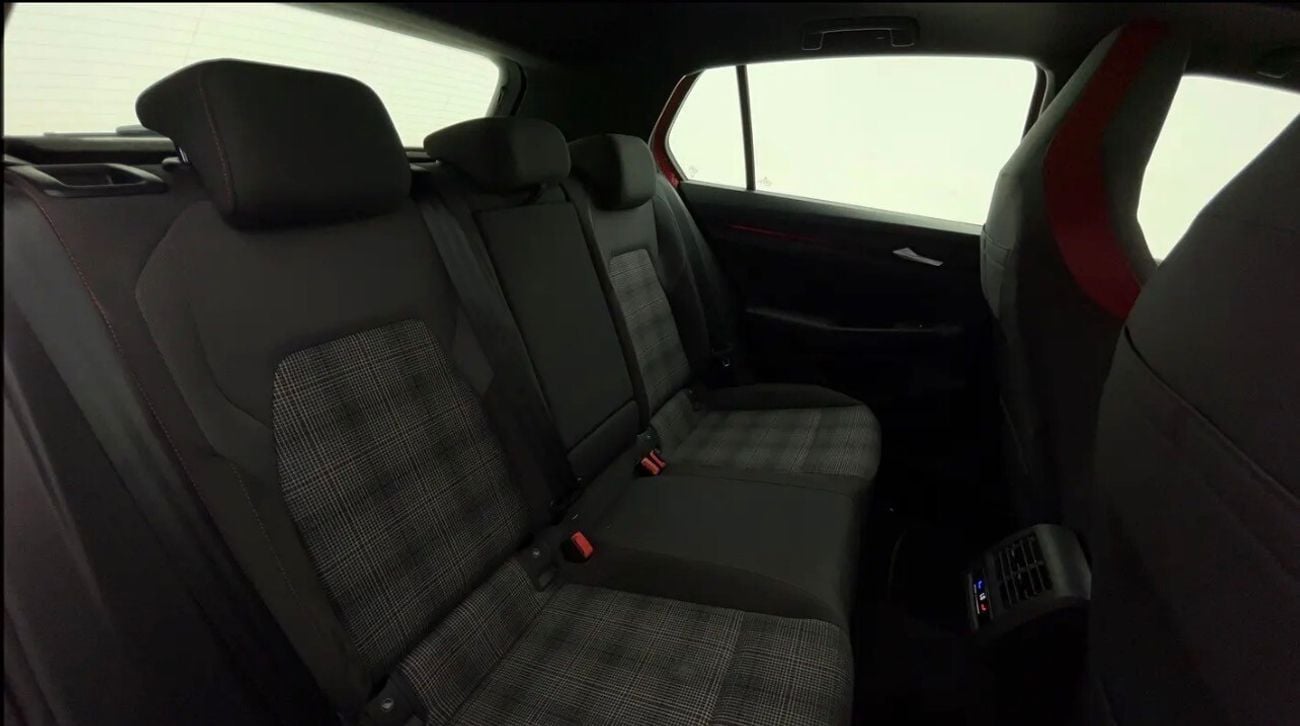 فولكس واجن جولف GTI