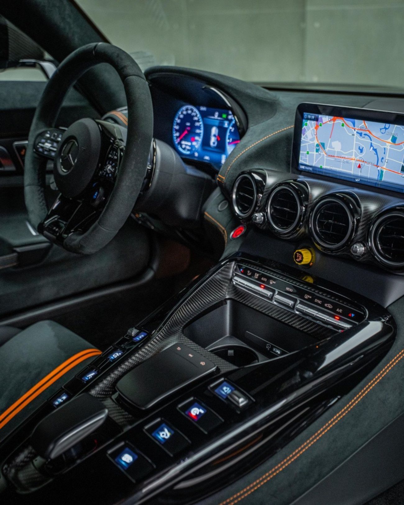 مرسيدس بنز AMG GT S Mercedes GT-Black Series • Model year: 2021 • ⁠Mileage: 1,000km • ⁠GCC Specs • ⁠Warranty and Service