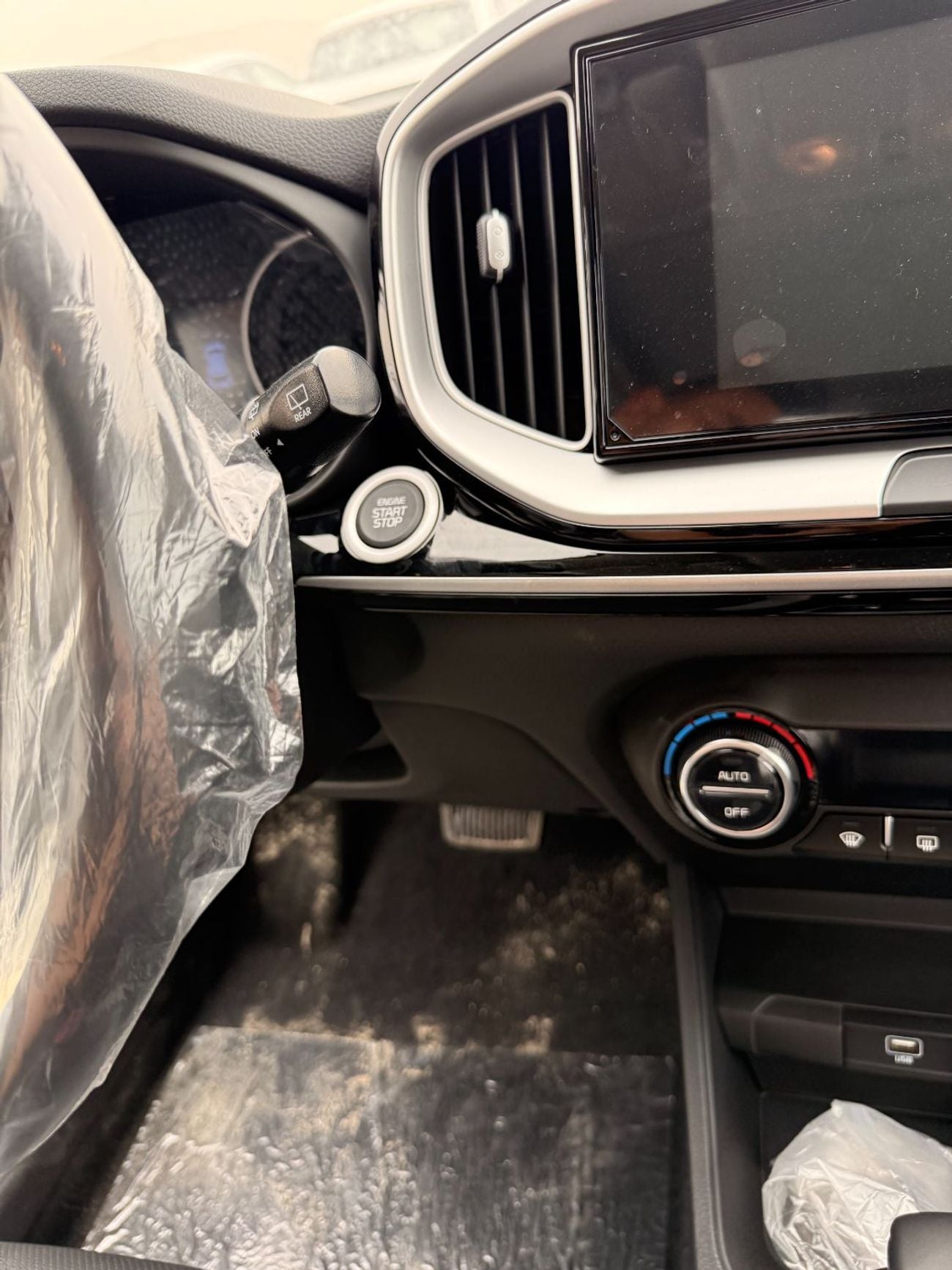 Kia KX1 1.4L CVT WITH SUNROOF